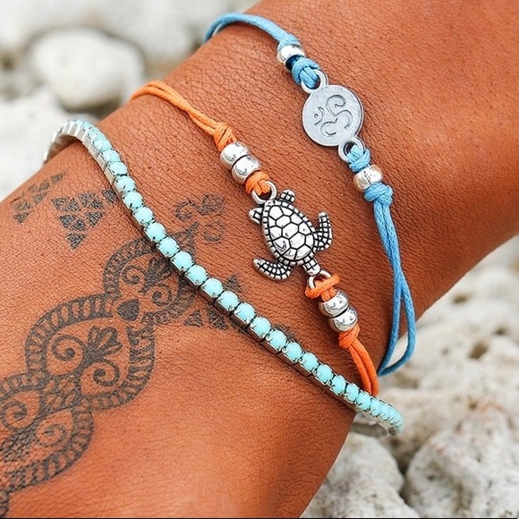 Jewelry - Set of bracelets